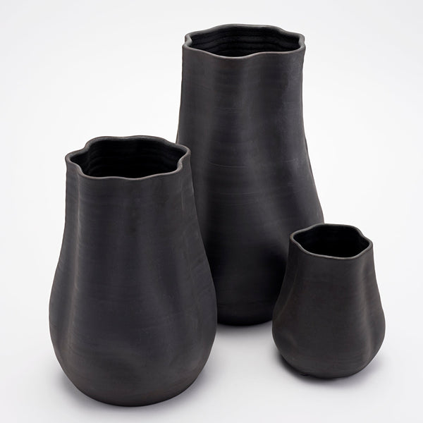 Everly - Vase Raw Noir