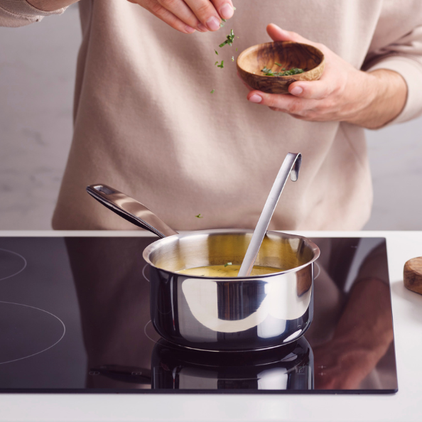 Maestro - Tri-Ply Stainless Steel Saucepan with Lid 1.7 Qt.
