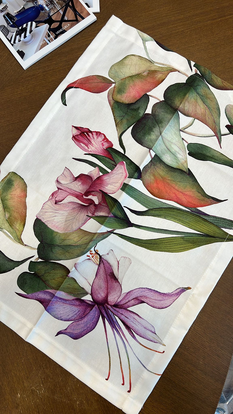 Iris - Placemats + Satin Napkins (Set of 8)